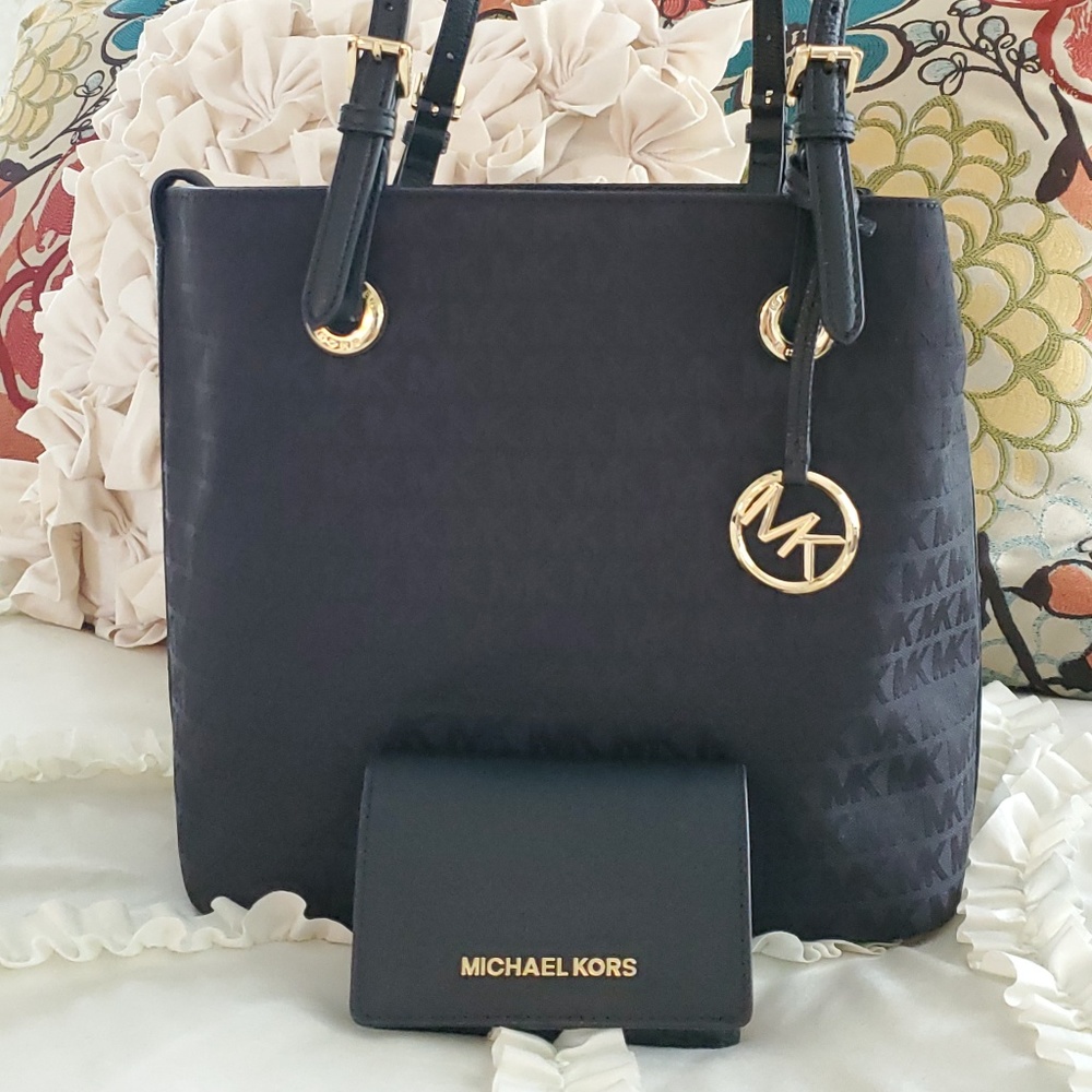 NWTMichael Kors Jet Set Grab Bag & Matching Wallet